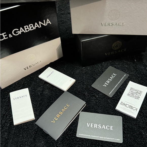 Sunglasses boxes and Bag - Picture 8 of 8